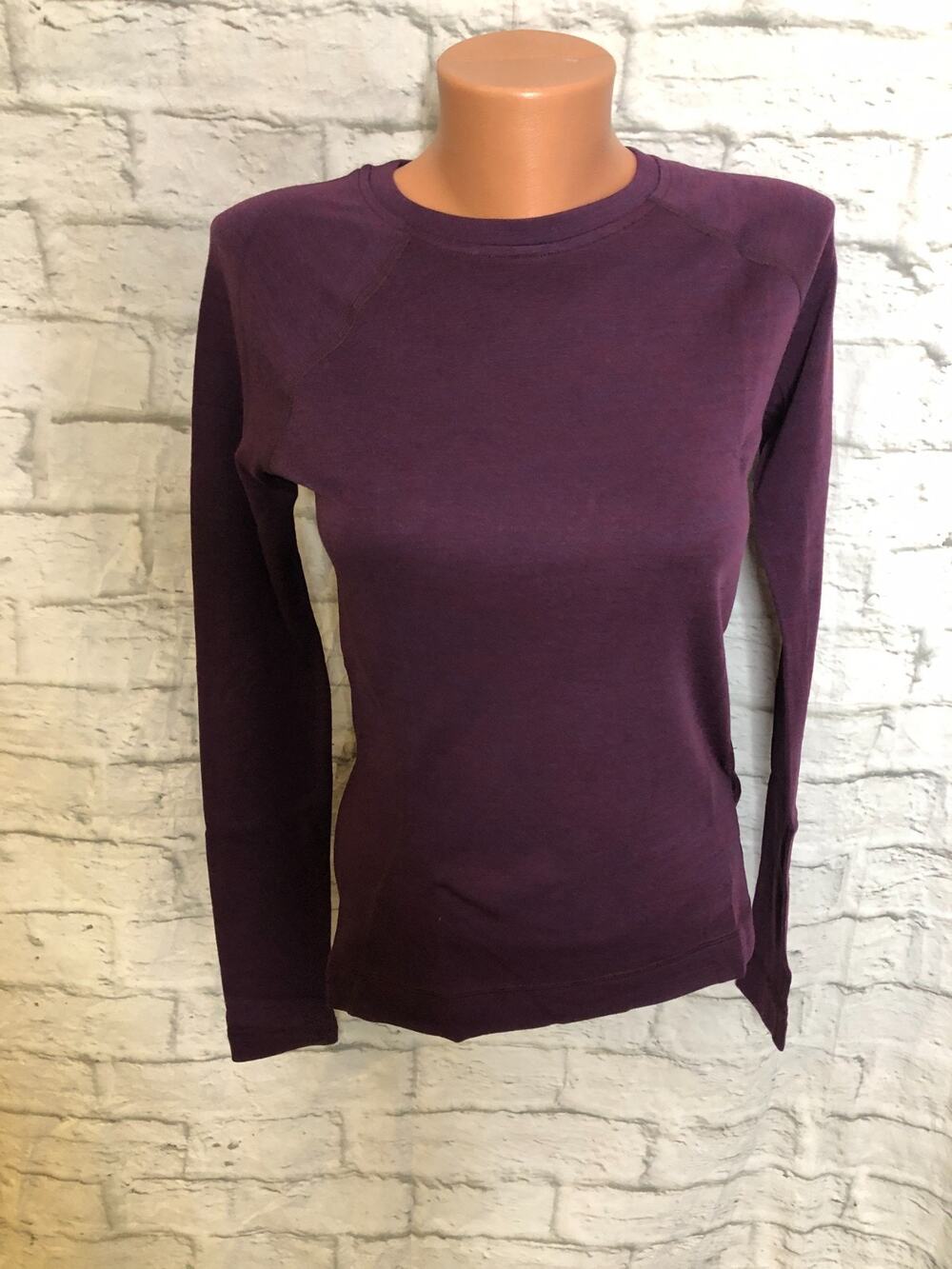 Smartwool Women's Classic Thermal Merino 250 Base Layer Top small purple iris